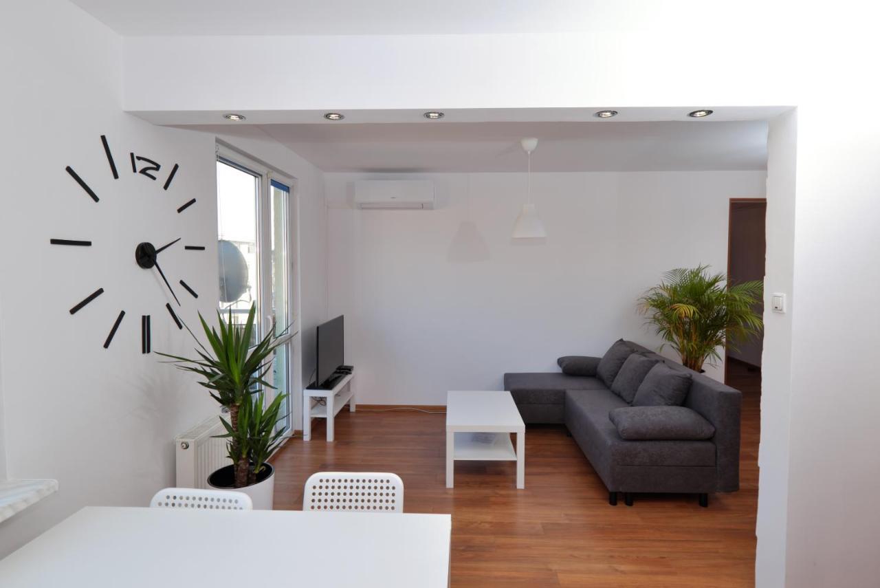 Apartment Sloneczny 4 *